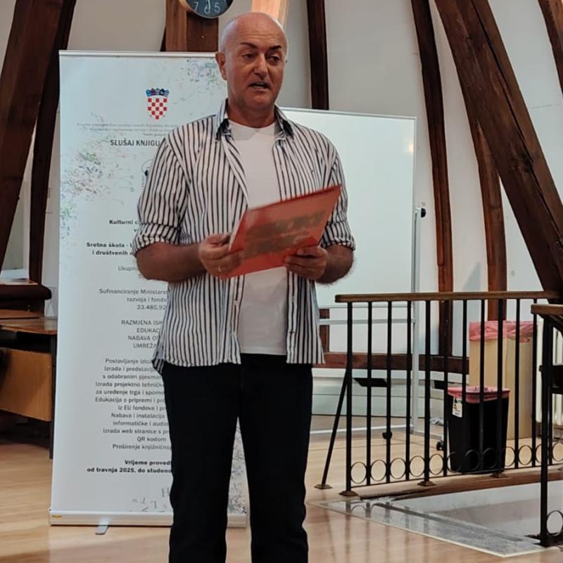 IZLOŽBA O MATI LOVRAKU I AUDIO ZBIRKA A. B. ŠIMIĆA PREDSTAVLJENI U BJELOVARSKOJ GIMNAZIJI