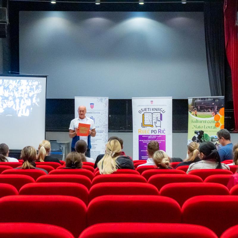 IZLOŽBA O MATI LOVRAKU I AUDIO ZBIRKA A. B. ŠIMIĆA PREDSTAVLJENI U BJELOVARSKOJ GIMNAZIJI