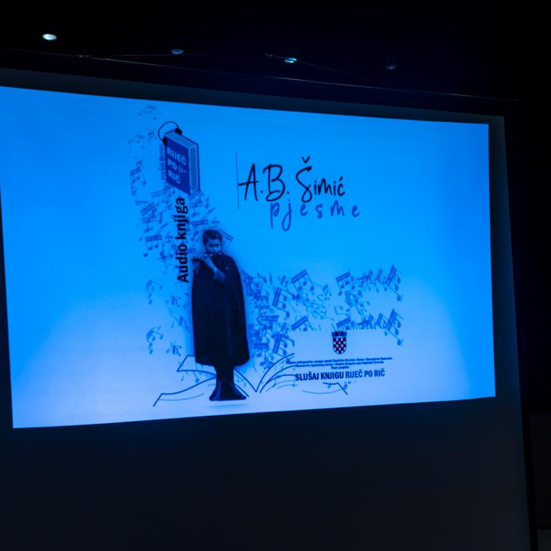 IZLOŽBA O MATI LOVRAKU I AUDIO ZBIRKA A. B. ŠIMIĆA PREDSTAVLJENI U BJELOVARSKOJ GIMNAZIJI