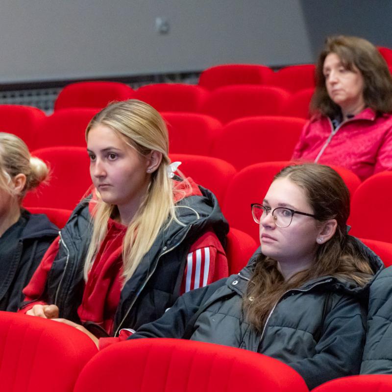 IZLOŽBA O MATI LOVRAKU I AUDIO ZBIRKA A. B. ŠIMIĆA PREDSTAVLJENI U BJELOVARSKOJ GIMNAZIJI